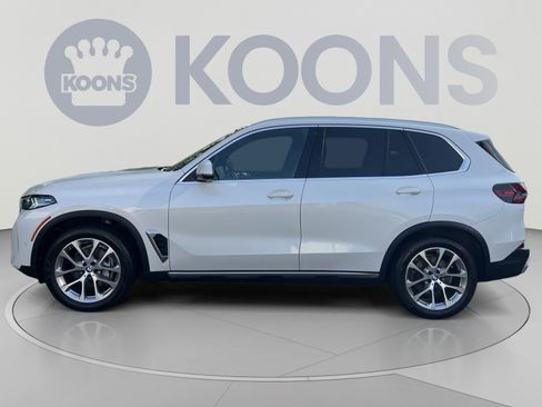 Used 2024 BMW X5 xDrive40i w/ Premium Package AWD/4WD image 2