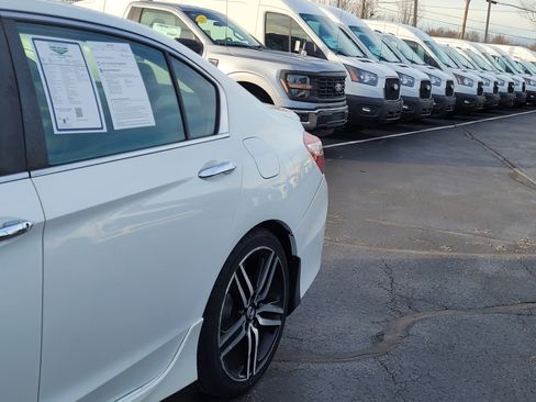 Used 2017 Honda Accord Sport image 10