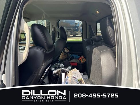 Used 2018 RAM 1500 Laramie AWD/4WD image 12