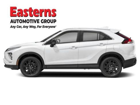 Used 2024 Mitsubishi Eclipse Cross LE AWD/4WD image 2