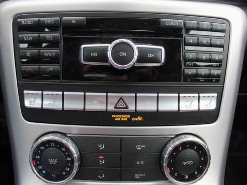 Used 2012 Mercedes-Benz SLK 350 image 21