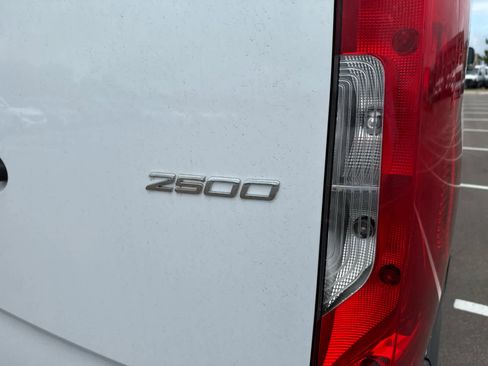 Used 2025 Mercedes-Benz Sprinter 2500 image 12