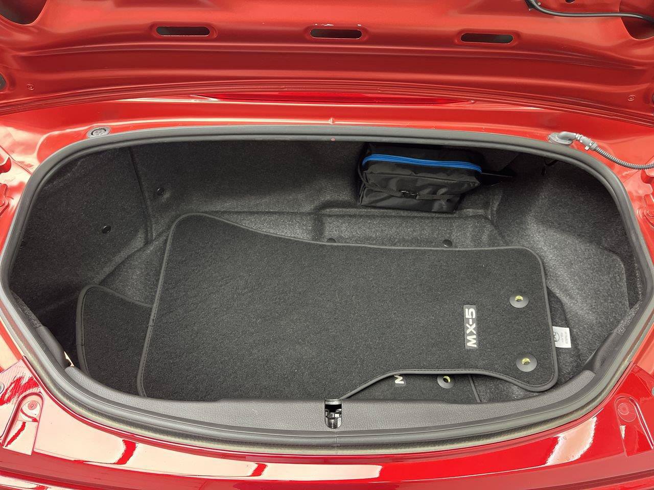 Used 2021 MAZDA MX-5 Miata Club RWD image 24