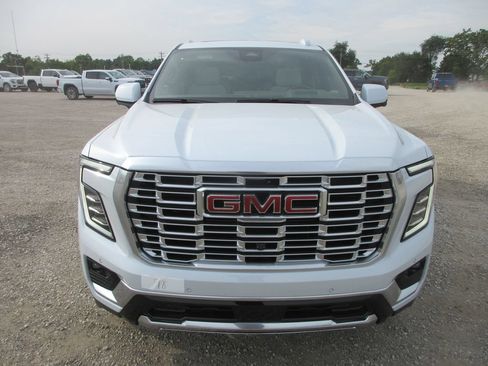 New 2026 GMC Yukon Denali w/ Denali Reserve Package AWD/4WD image 10