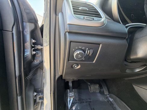Used 2021 Jeep Grand Cherokee Laredo X AWD/4WD image 12