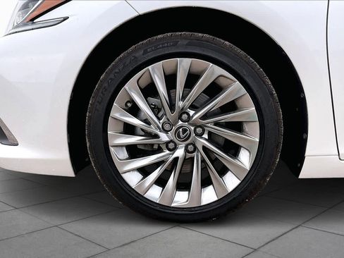 Used 2022 Lexus ES 350 w/ Accessory Package image 10