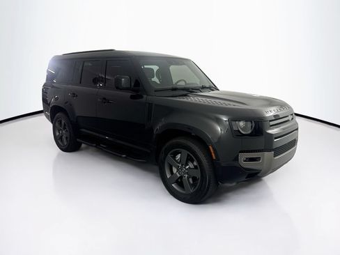 Used 2025 Land Rover Defender 130 X-Dynamic SE AWD/4WD image 3