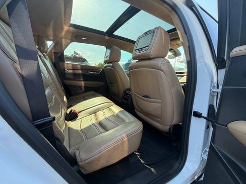 Used 2017 Cadillac XT5 Platinum w/ Driver Assist Package AWD/4WD image 22
