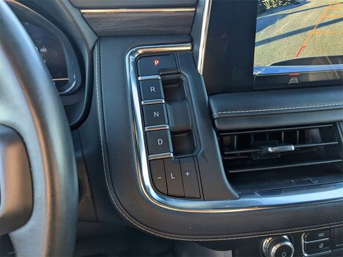 Used 2024 GMC Yukon SLT image 27