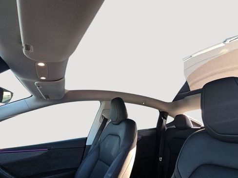 Used 2026 Tesla Model Y Long Range RWD image 8