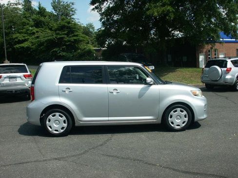 Used 2011 Scion xB image 4