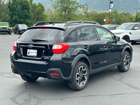 Used 2017 Subaru Crosstrek 2.0i Premium AWD/4WD image 3