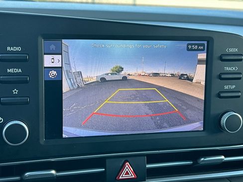 Certified 2024 Hyundai Elantra SE image 18