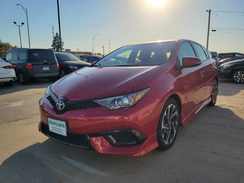 Used 2018 Toyota Corolla iM w/ All-Weather Mat Package FWD image 3