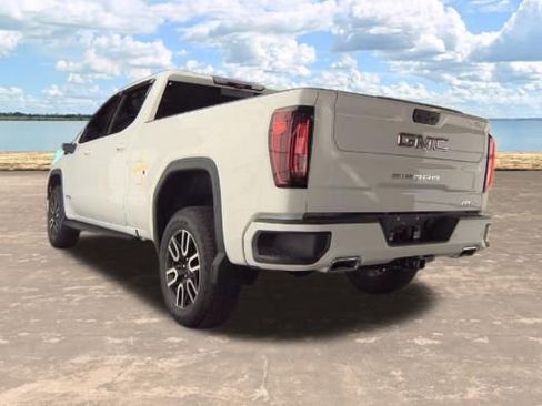 Used 2024 GMC Sierra 1500 AT4 w/ Technology Package image 5
