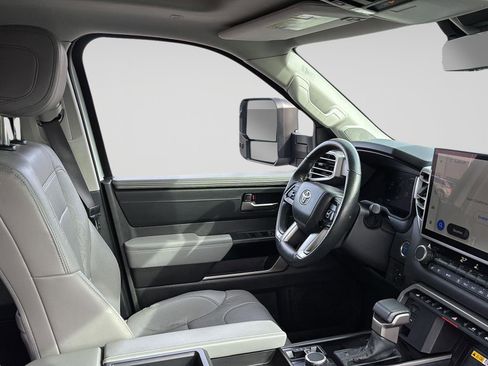 Used 2024 Toyota Tundra Limited image 8