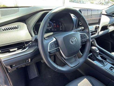 Used 2025 Toyota Grand Highlander FWD image 31