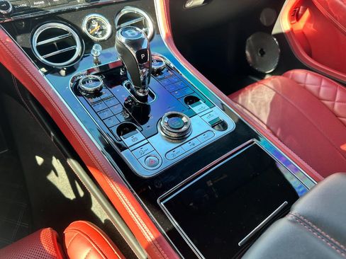 Used 2020 Bentley Continental GT image 31