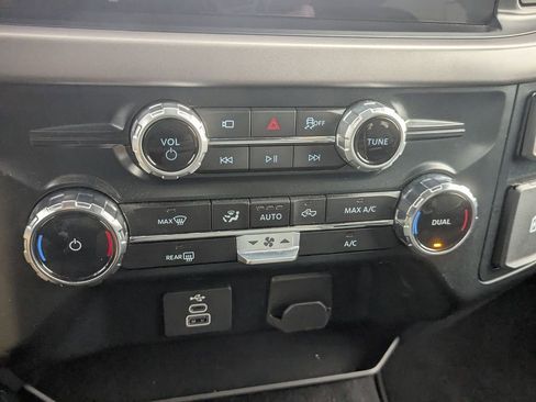 Used 2025 Ford F150 XLT w/ Equipment Group 301A Standard image 22