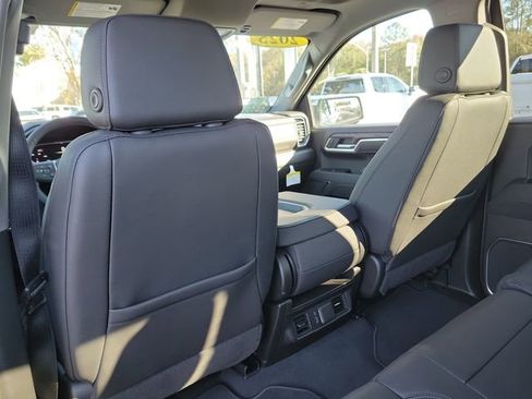 Certified 2025 GMC Sierra 1500 SLT image 13