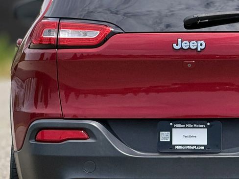 Used 2016 Jeep Cherokee Limited FWD image 13