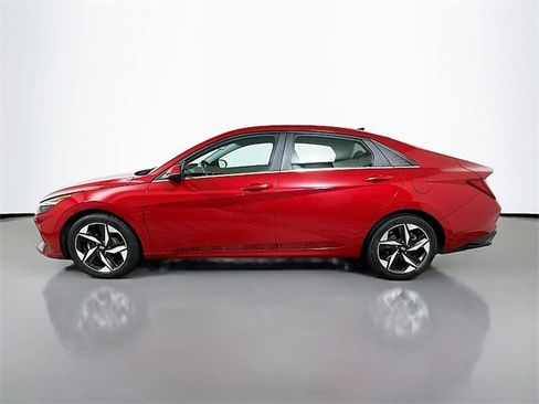 Used 2023 Hyundai Elantra Limited w/ Cargo Package image 4