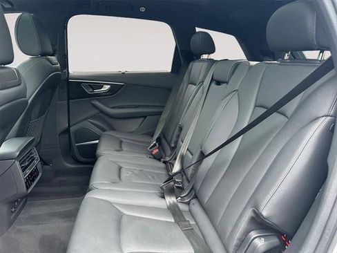 Certified 2025 Audi Q7 3.0T Premium Plus image 13