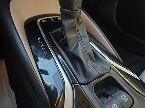 Used 2022 Toyota Corolla LE image 24