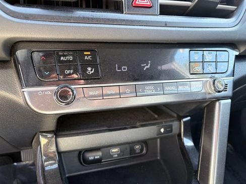 Used 2024 Kia Seltos EX FWD image 19