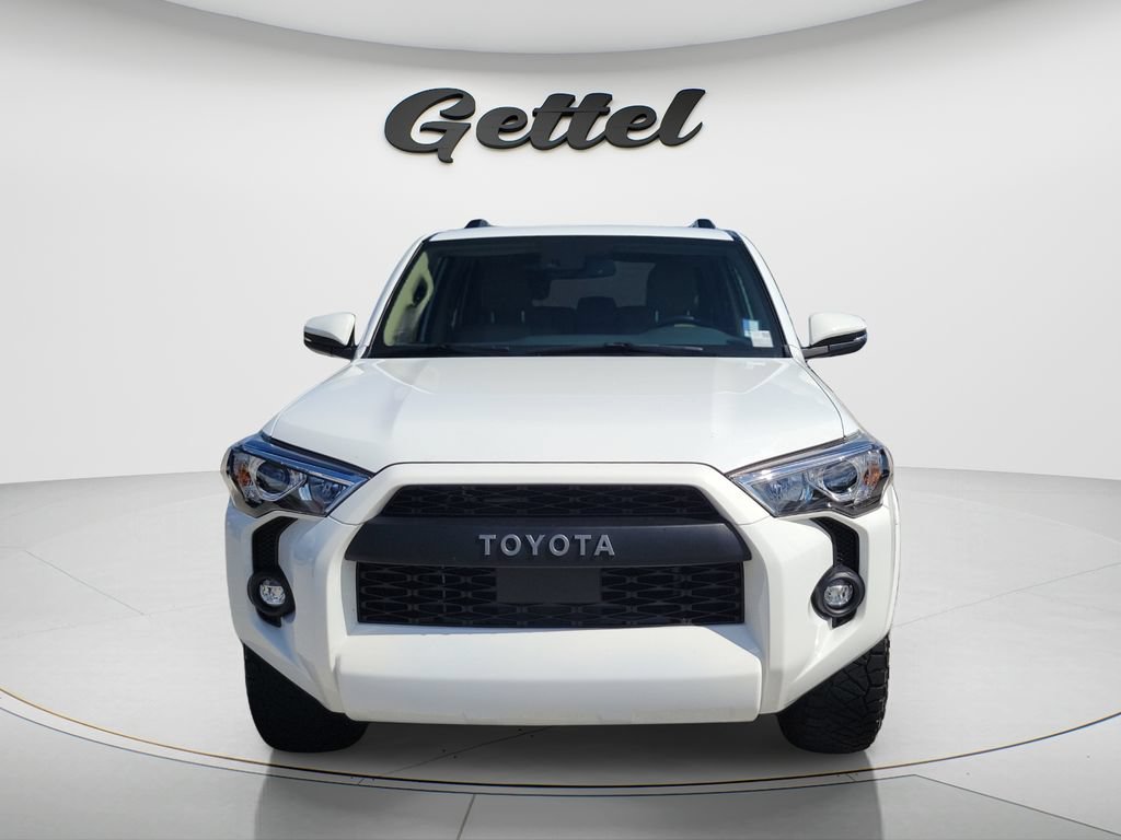 Used 2024 Toyota 4Runner SR5 Premium w/ Moonroof Package RWD image 2