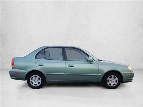 Used 2004 Hyundai Accent GL image 7