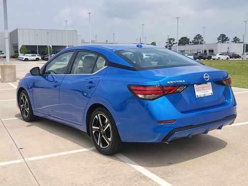Used 2025 Nissan Sentra SV FWD image 7