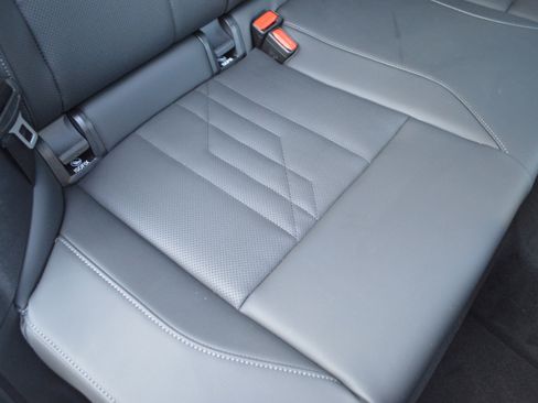 Used 2025 BMW X3 xDrive30i w/ Premium Package image 34