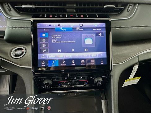 New 2025 Jeep Grand Cherokee Limited w/ Luxury Tech Group II image 26