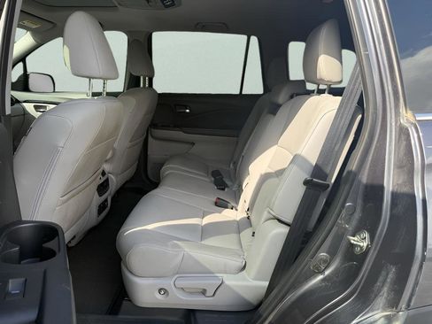 Used 2017 Honda Pilot Touring image 10