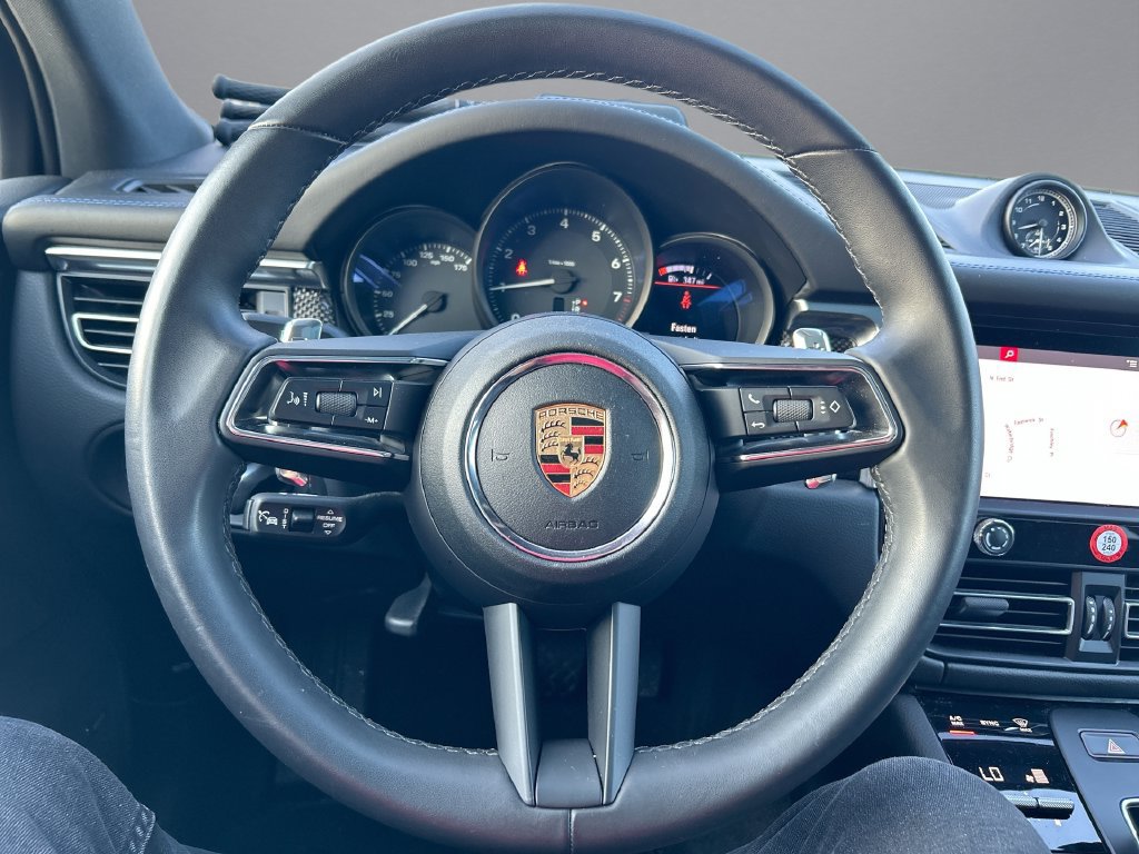 Used 2024 Porsche Macan AWD/4WD image 15