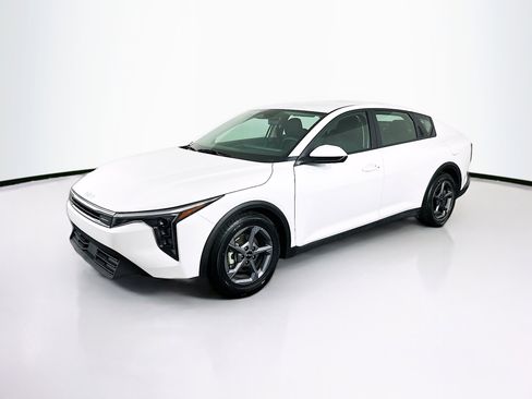Used 2025 Kia K4 LXS image 3