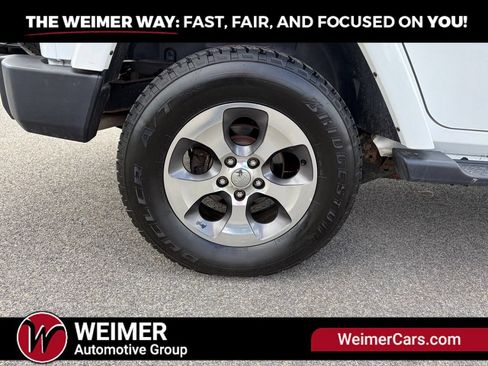 Used 2017 Jeep Wrangler Unlimited Sahara AWD/4WD image 15