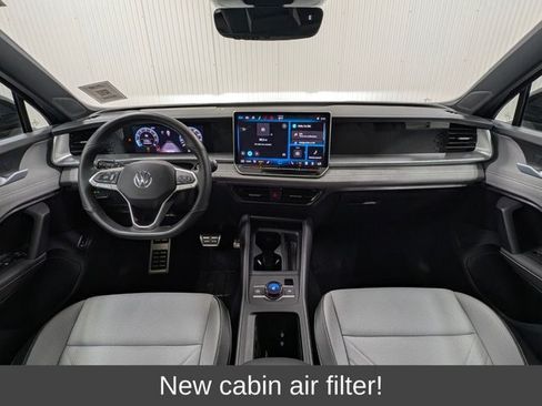 Used 2026 Volkswagen Tiguan SE R-Line AWD/4WD image 3