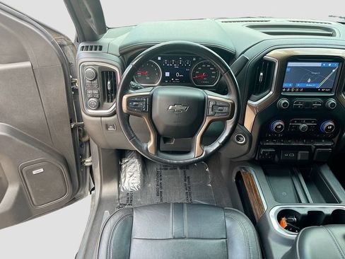 Used 2019 Chevrolet Silverado 1500 High Country w/ Technology Package AWD/4WD image 24