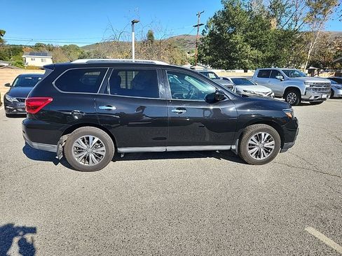 Used 2017 Nissan Pathfinder S image 6