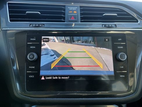 Used 2018 Volkswagen Tiguan SEL image 5