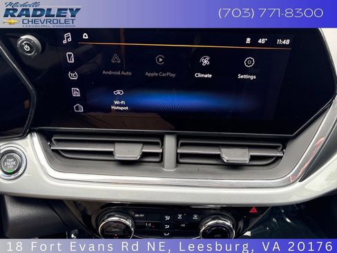 Certified 2025 Chevrolet Trax LT FWD image 17