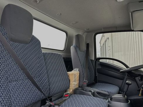 Used 2024 Isuzu NPR RWD image 12