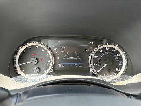 Certified 2024 Toyota Highlander LE AWD/4WD image 11