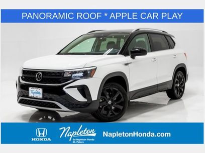 Used 2023 Volkswagen Taos SE w/ Panoramic Sunroof Package