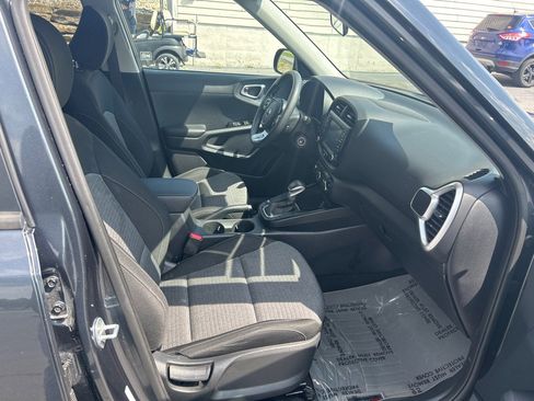 Used 2020 Kia Soul S FWD image 13