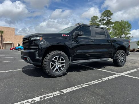 Used 2020 Chevrolet Silverado 1500 LT Trail Boss image 2