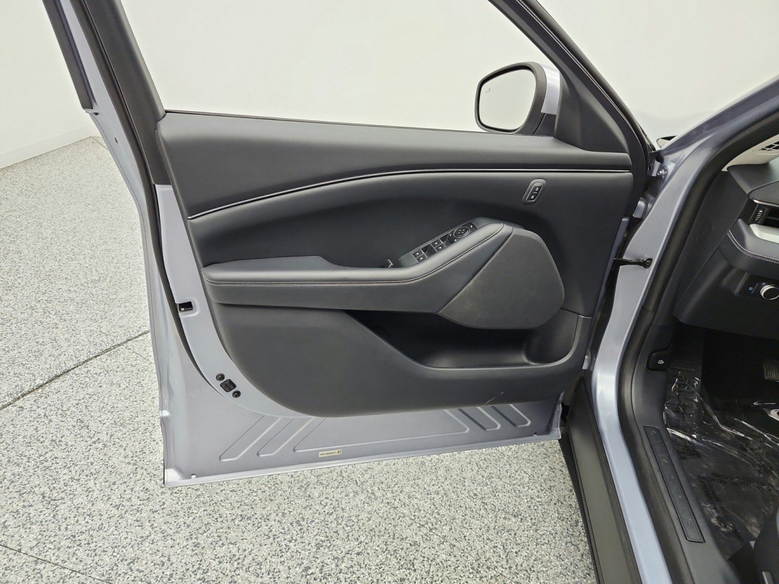 Used 2022 Ford Mustang Mach-E Select RWD image 14
