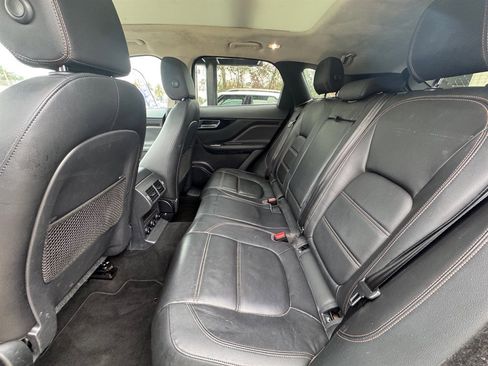 Used 2019 Jaguar F-PACE Prestige image 12